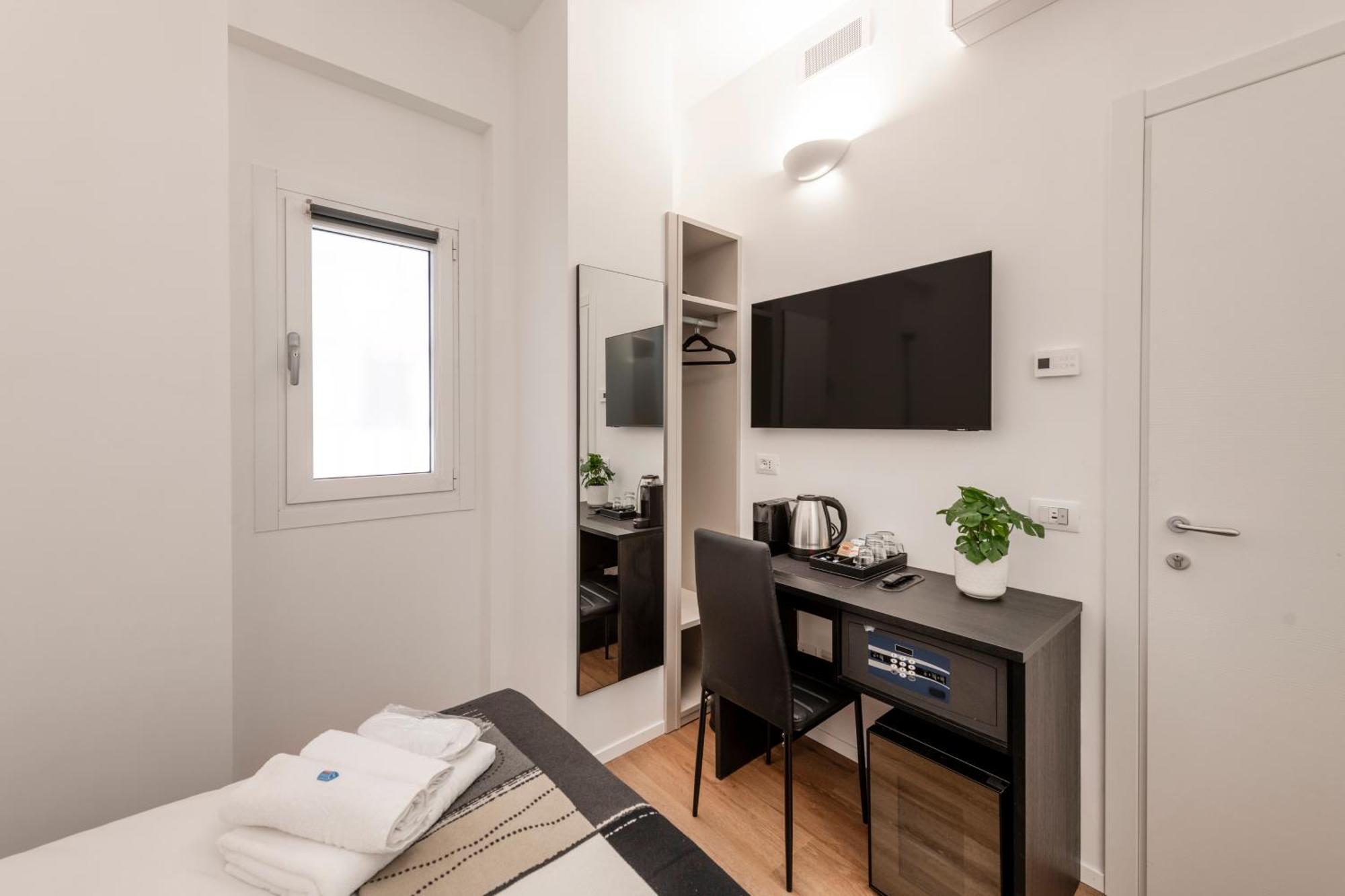 Bnbutler - Inbrera Suites - Giulianova, 1 Mailand Exterior foto