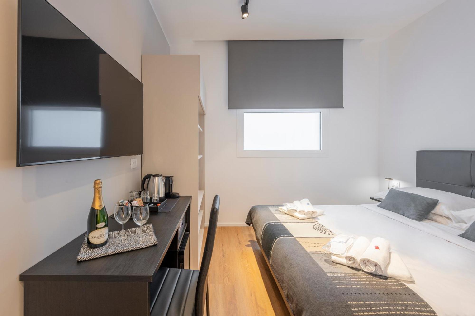 Bnbutler - Inbrera Suites - Giulianova, 1 Mailand Exterior foto